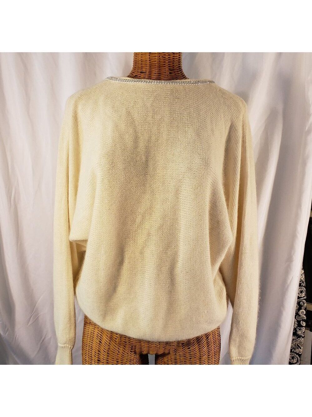 I.B. DIFFUSION Women's Beaded White Sweater Size M/L